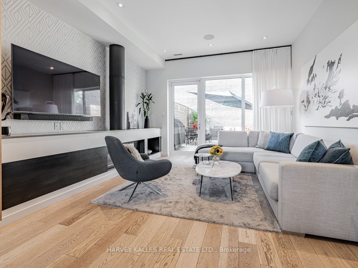 536B Eglinton Avenue E