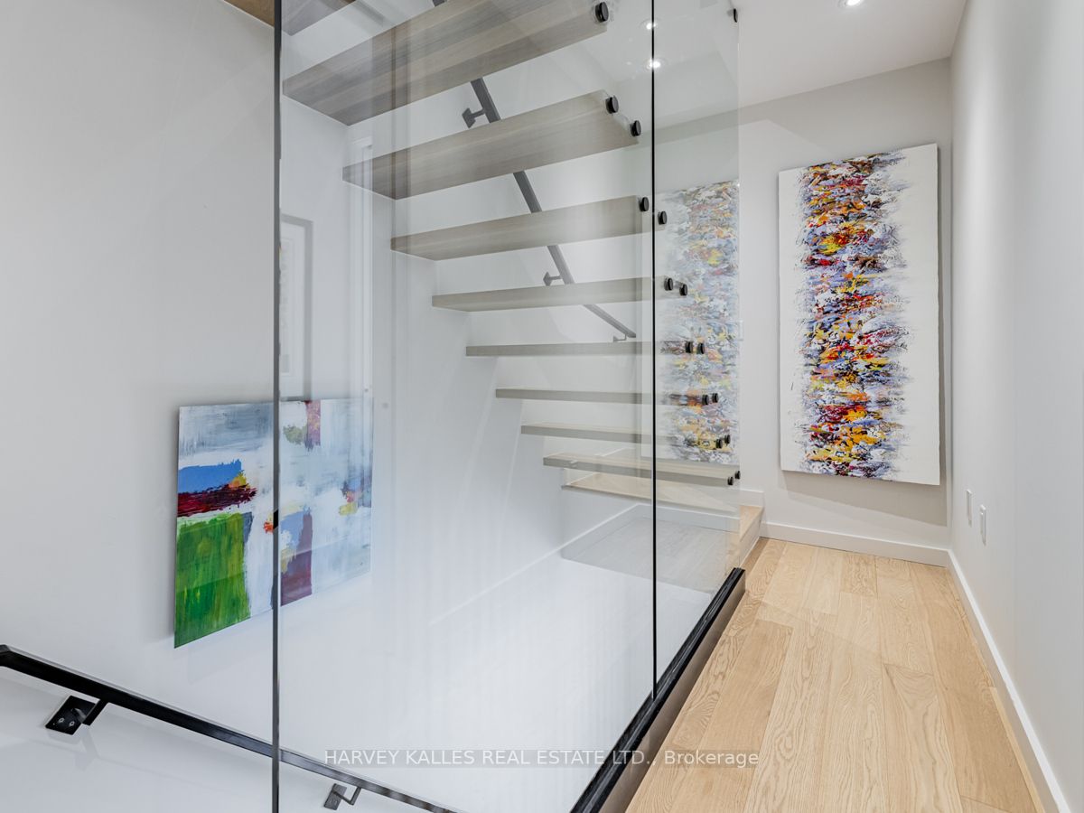 536B Eglinton Avenue E