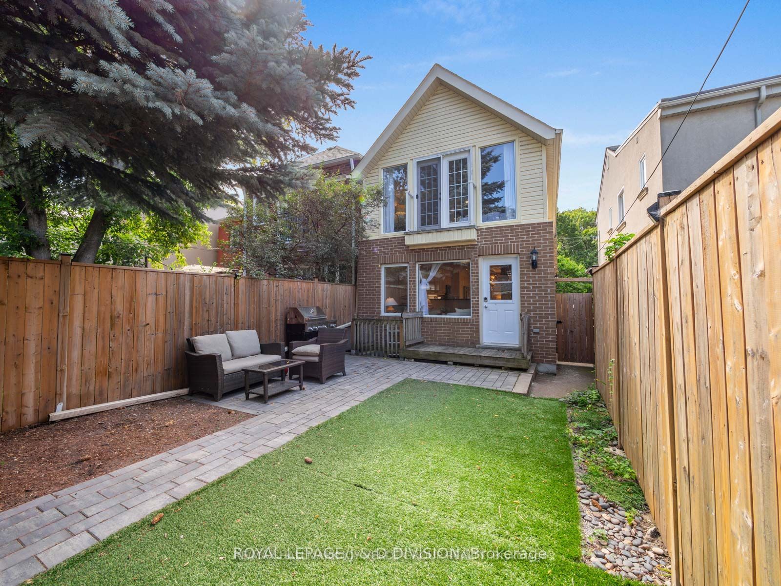 84 Woburn Avenue