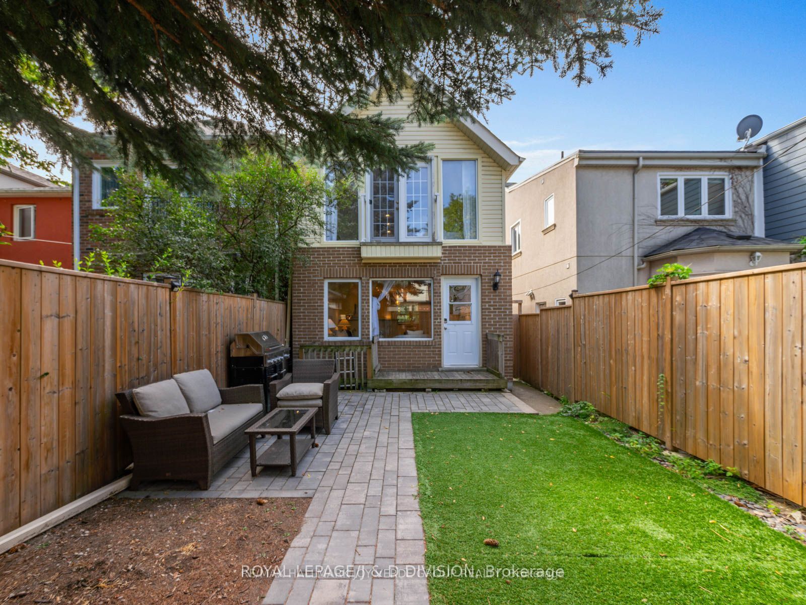 84 Woburn Avenue