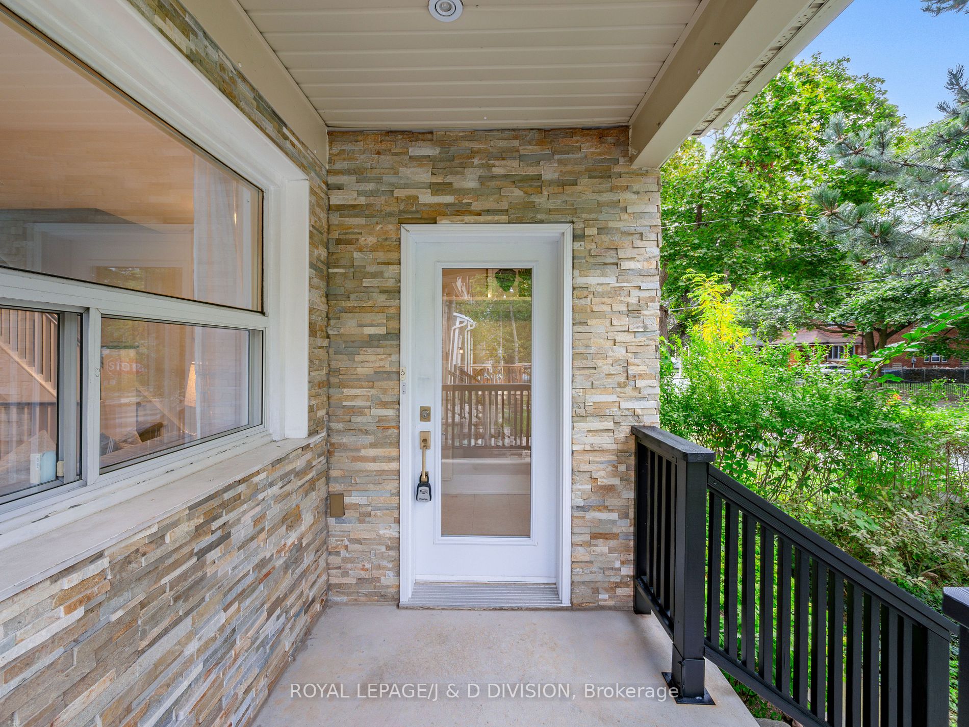 84 Woburn Ave