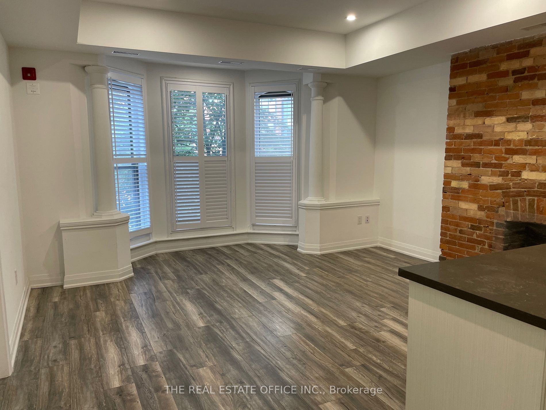 215 Jarvis St, #4