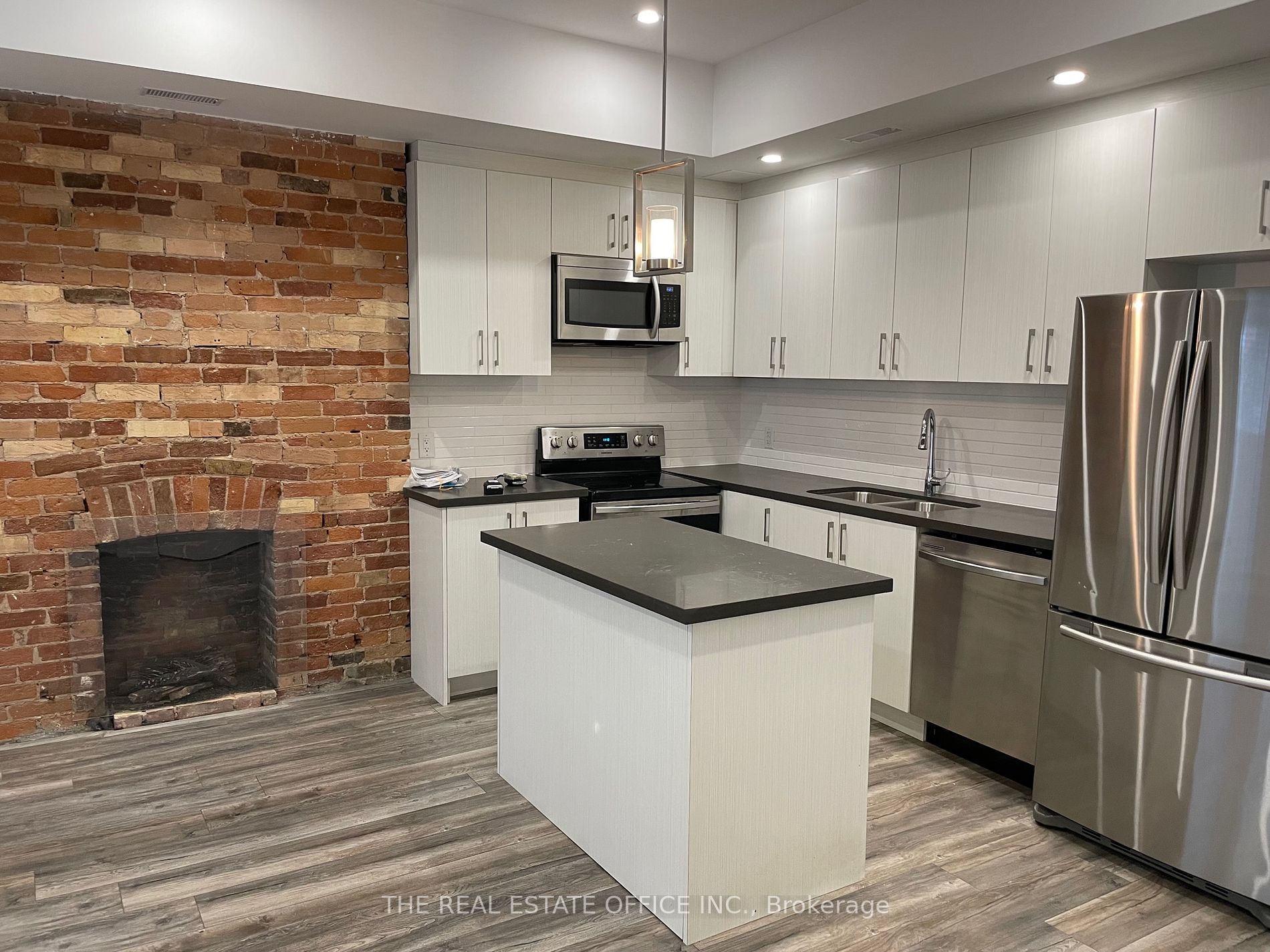 215 Jarvis St, #4
