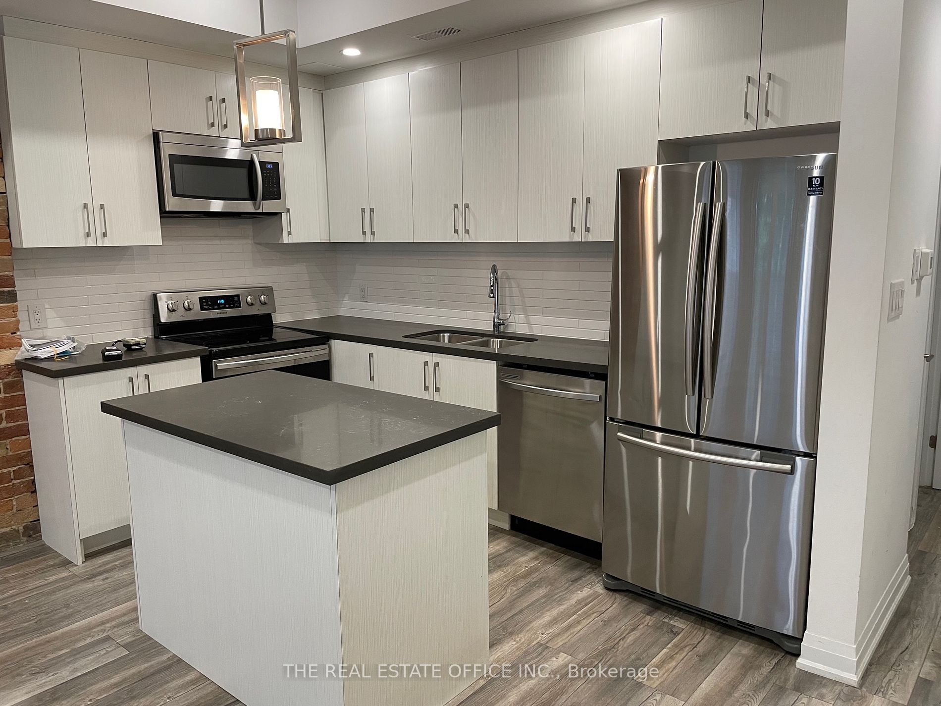 215 Jarvis St, #4