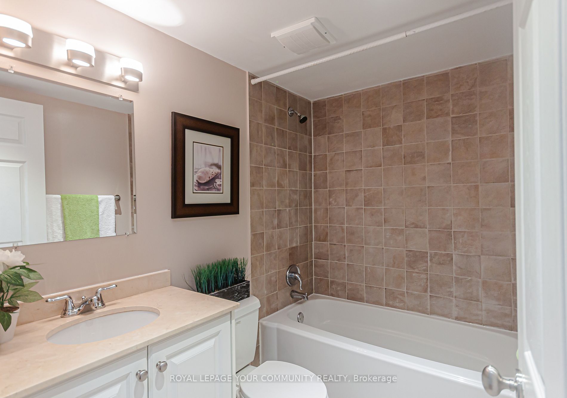 1555 Finch Ave E, #101