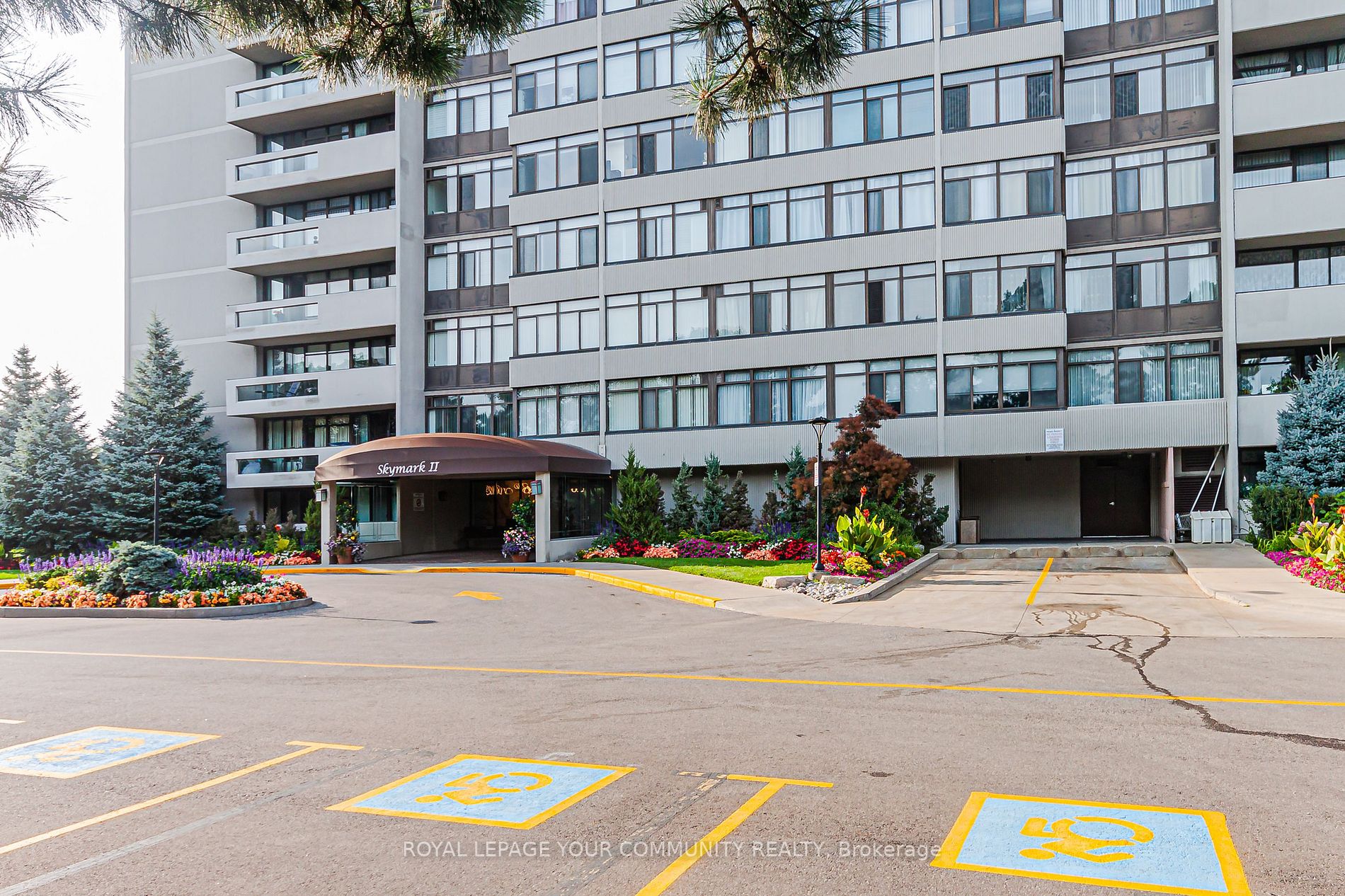 1555 Finch Ave E, #101
