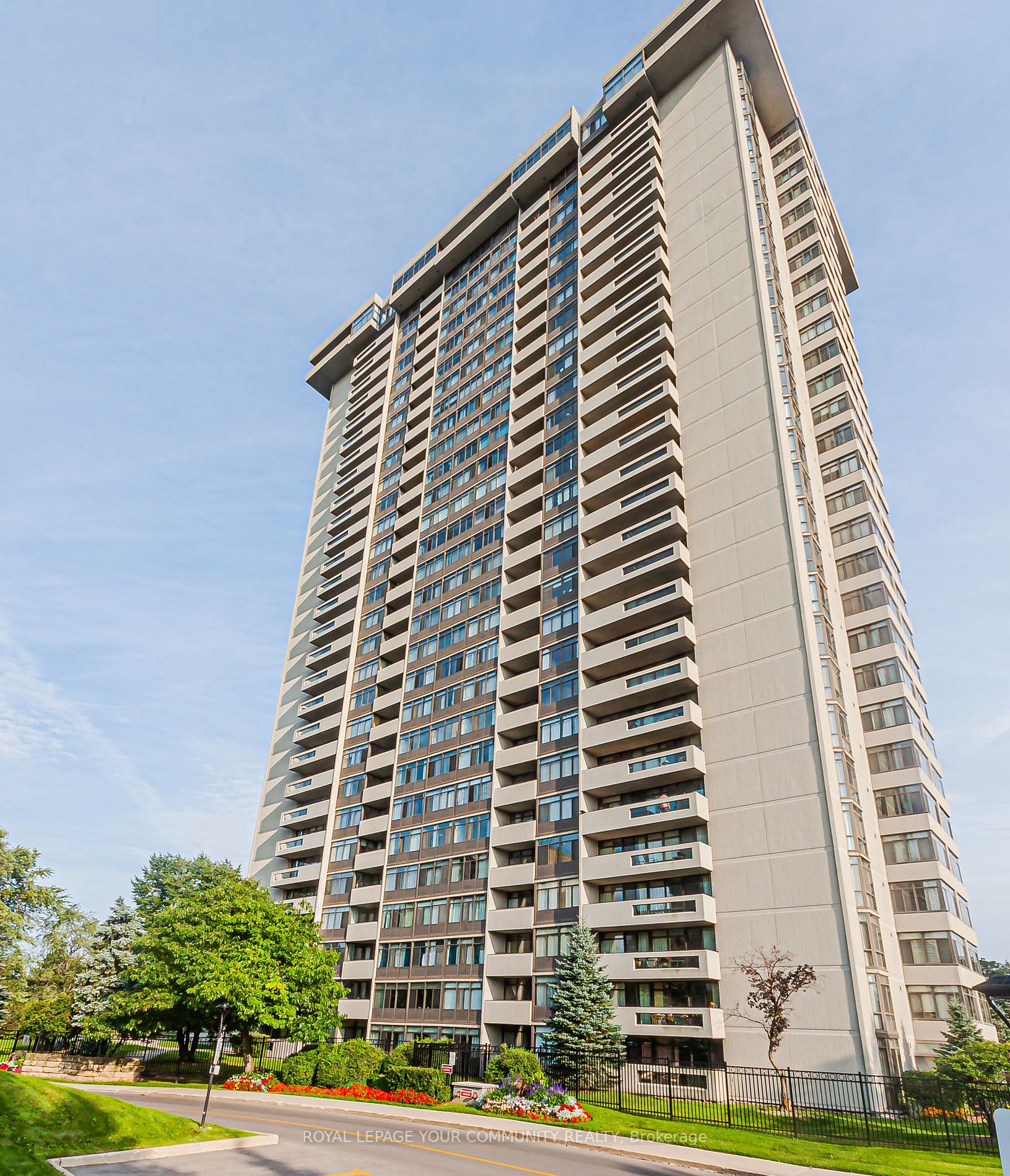 1555 Finch Ave E, #101