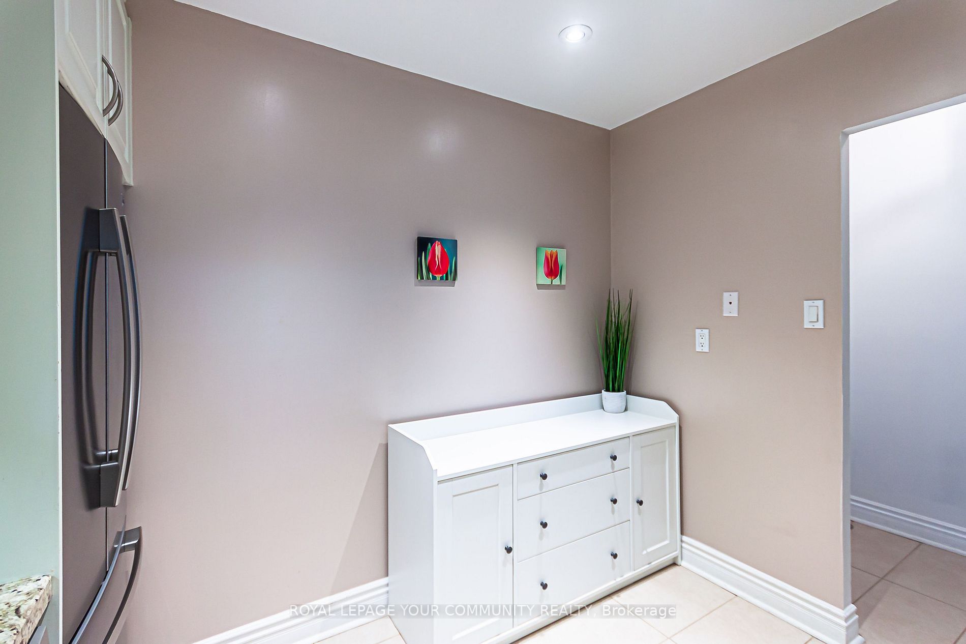 1555 Finch Ave E, #101