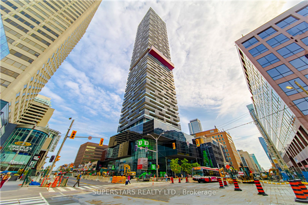 8 Eglinton Ave E, Toronto