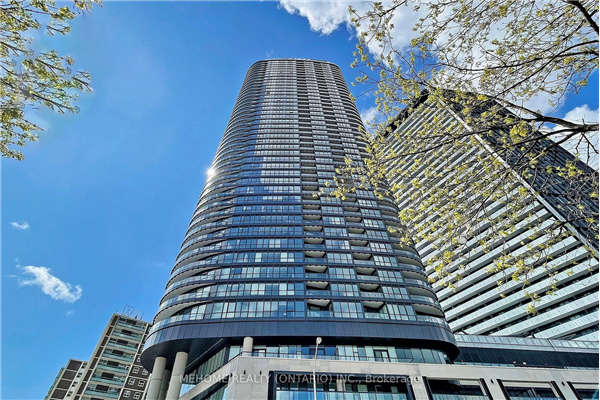 585 Bloor St E, Toronto