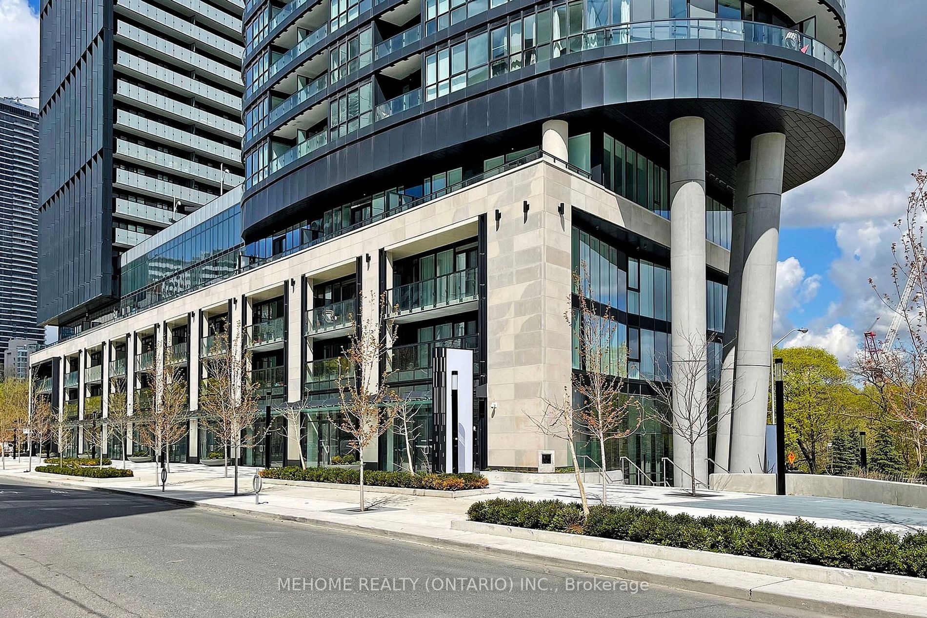 585 Bloor St E, #3119