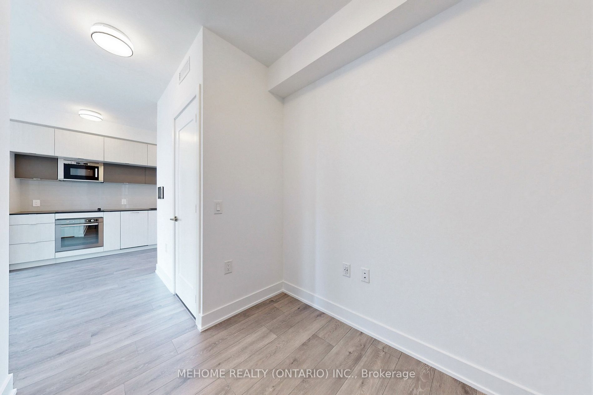 585 Bloor St E, #3119