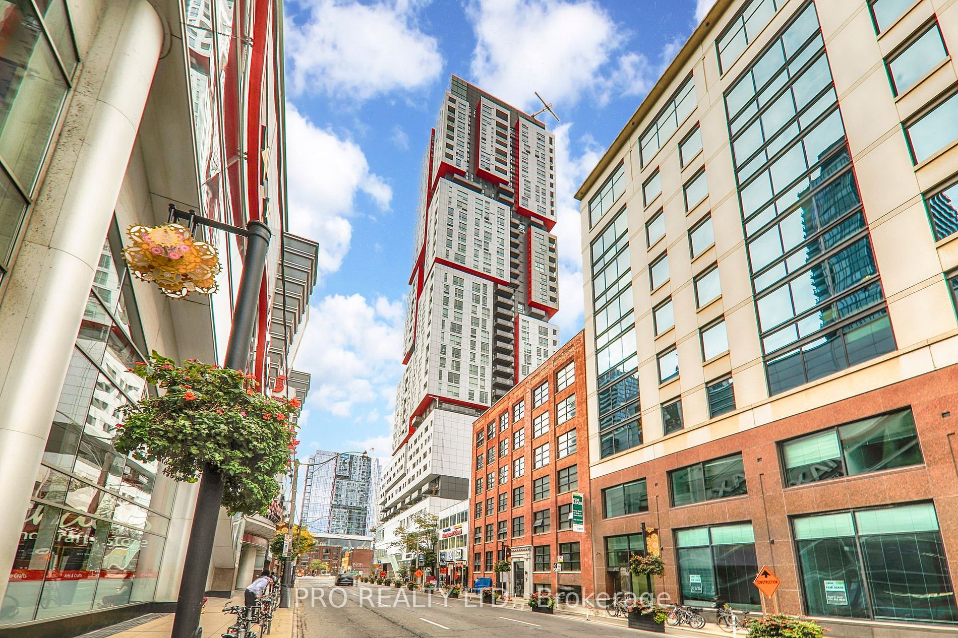 318 Richmond St W, #3702