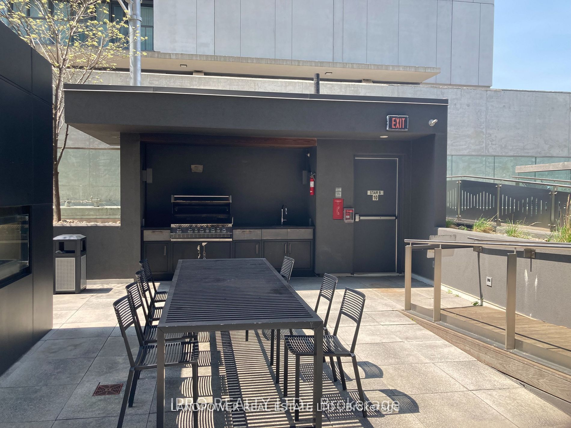 318 Richmond St W, #3702