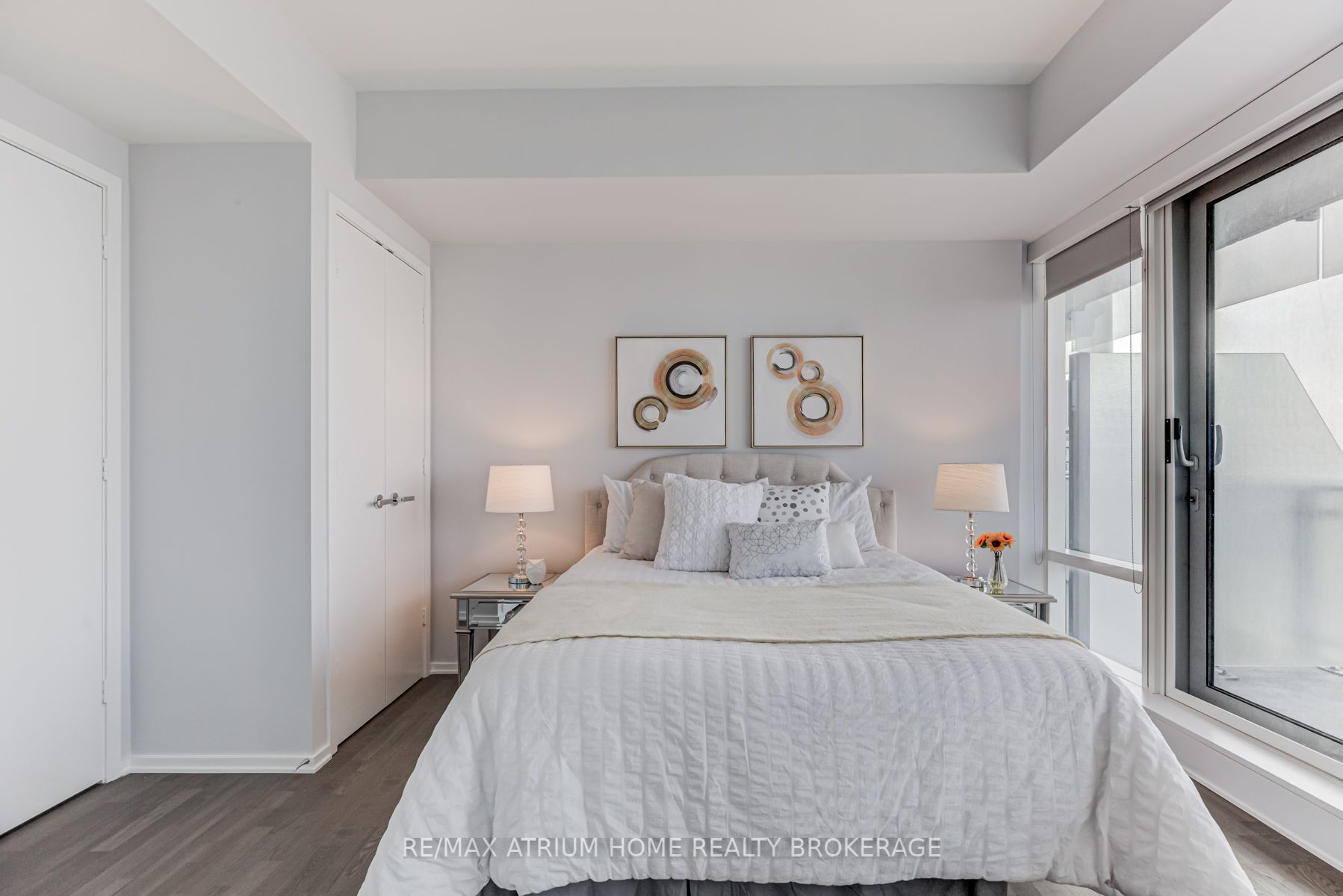 1 Bloor St E, #5106