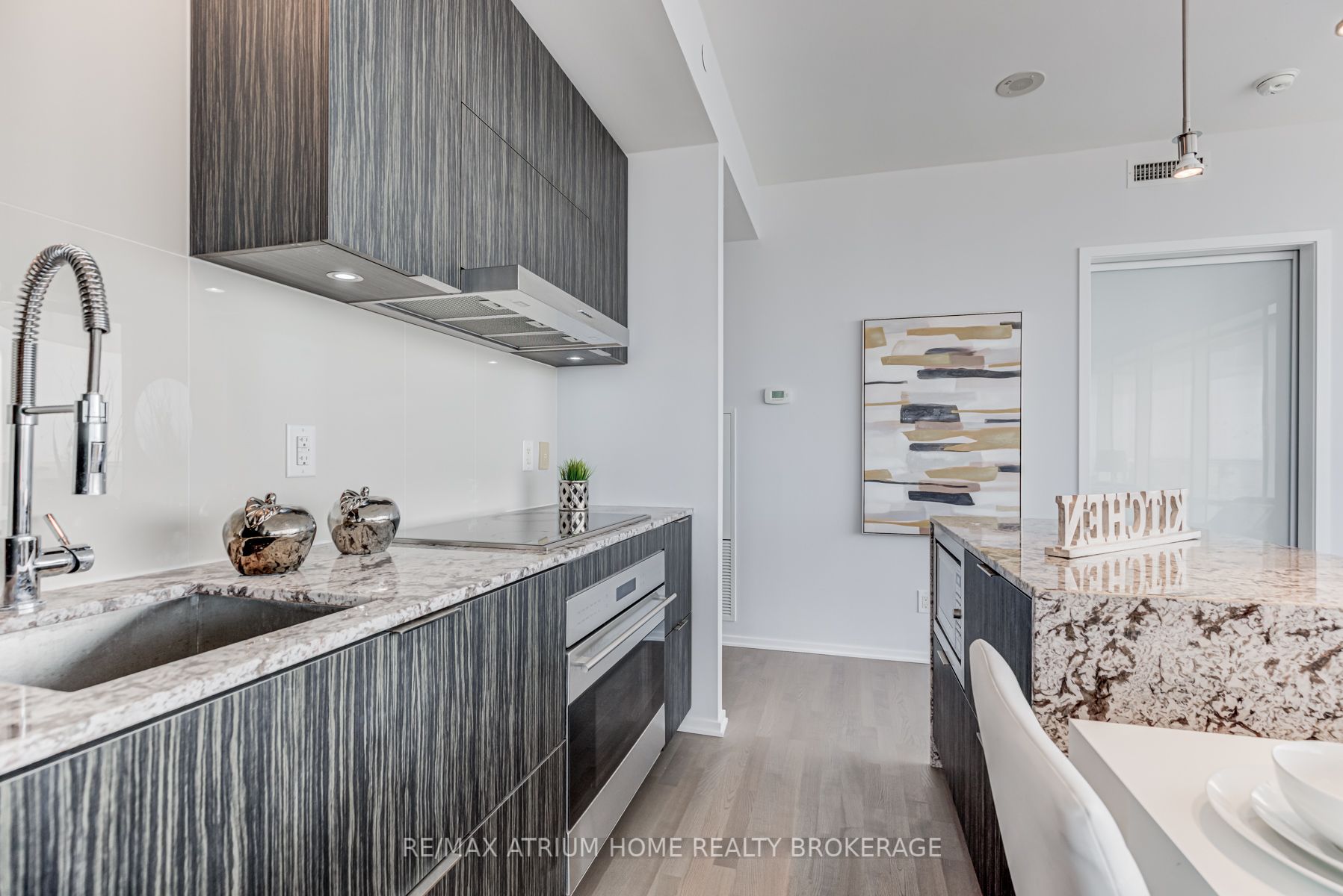 1 Bloor St E, #5106
