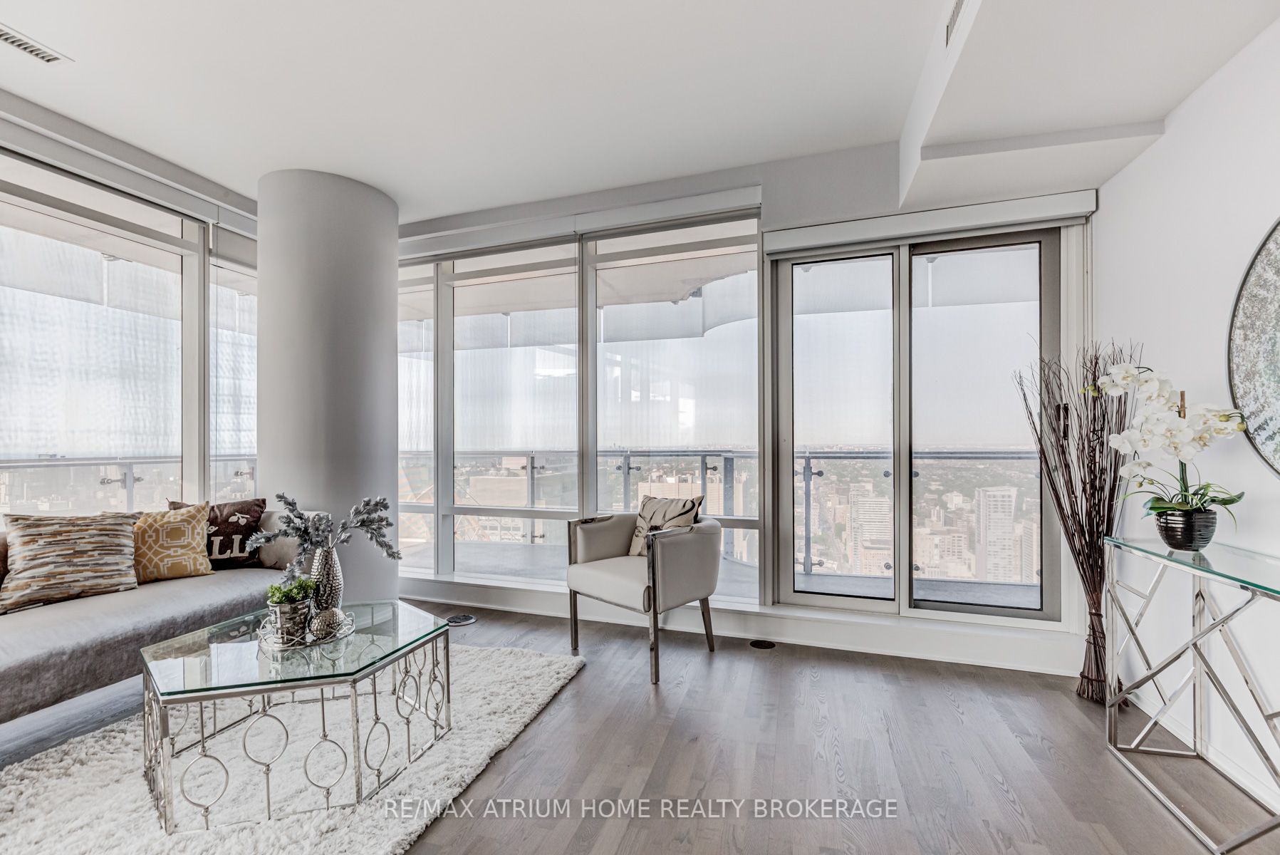 1 Bloor St E, #5106