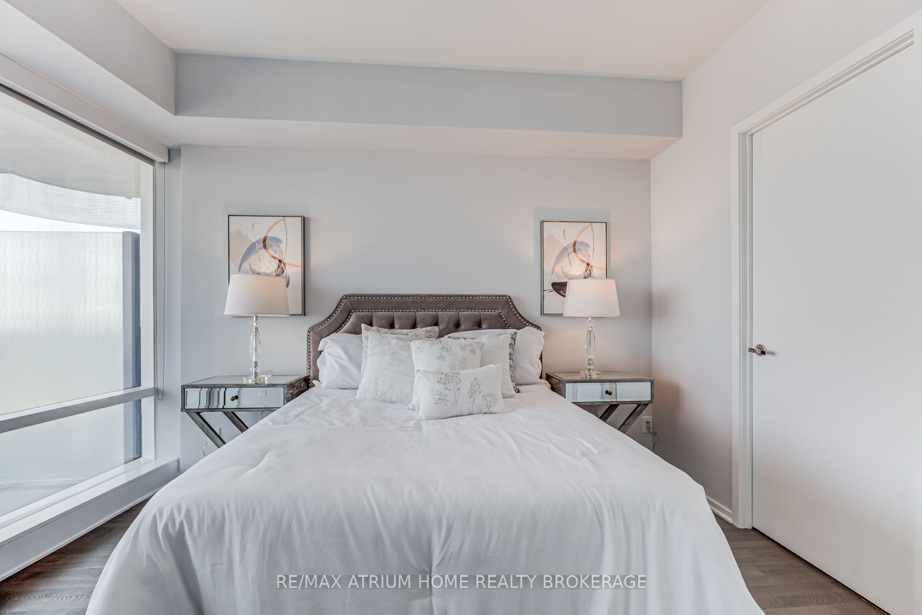 1 Bloor St E, #5106