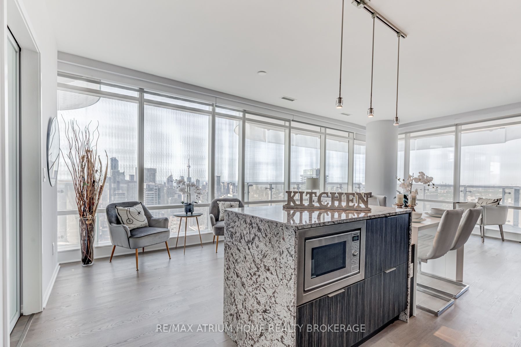 1 Bloor St E, #5106