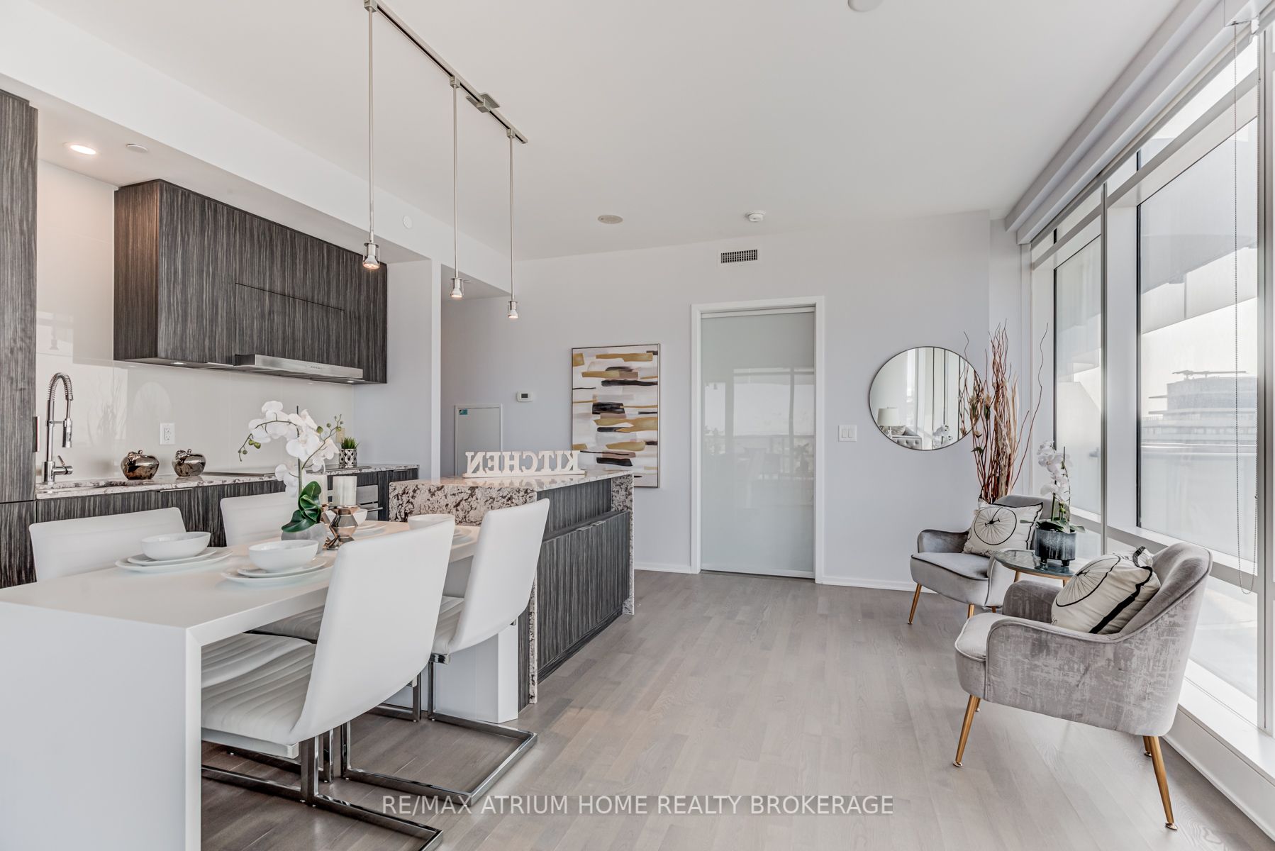 1 Bloor St E, #5106