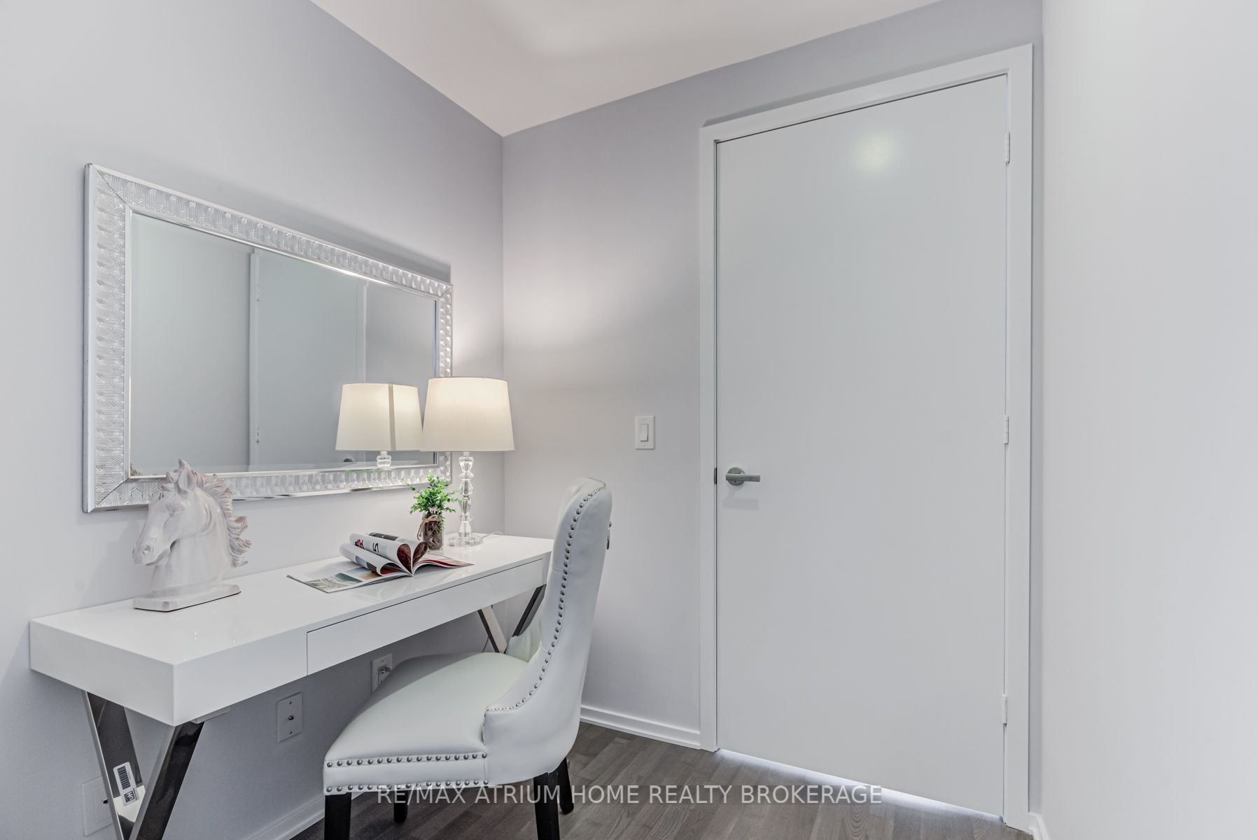 1 Bloor St E, #5106