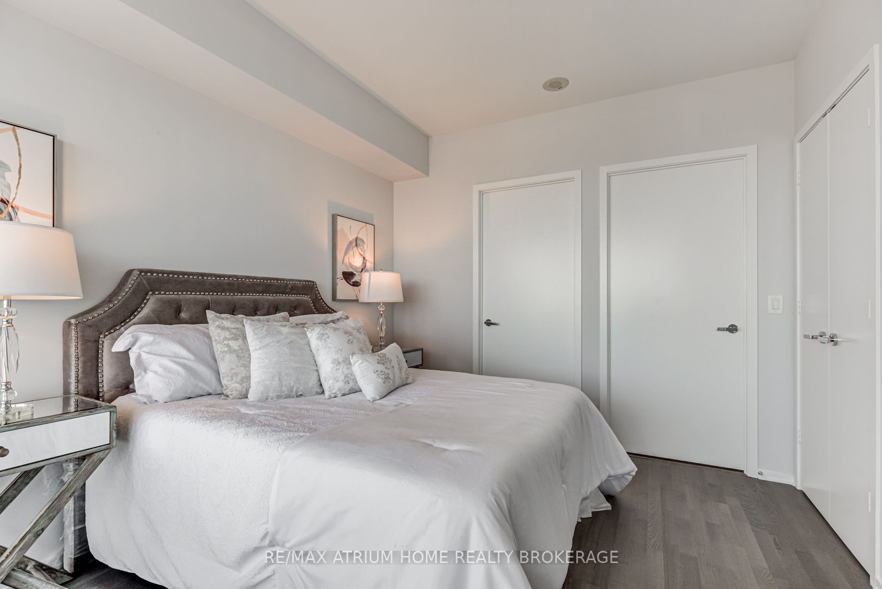 1 Bloor St E, #5106