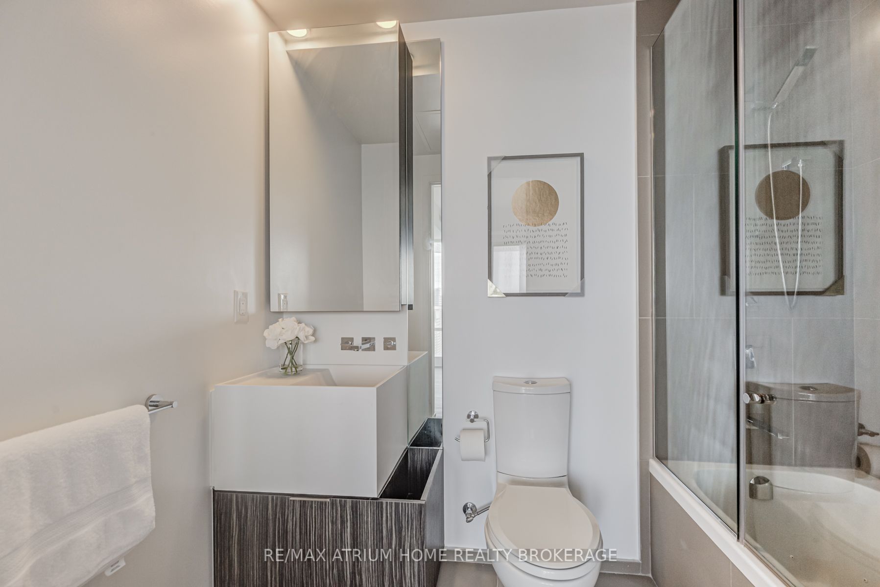1 Bloor St E, #5106