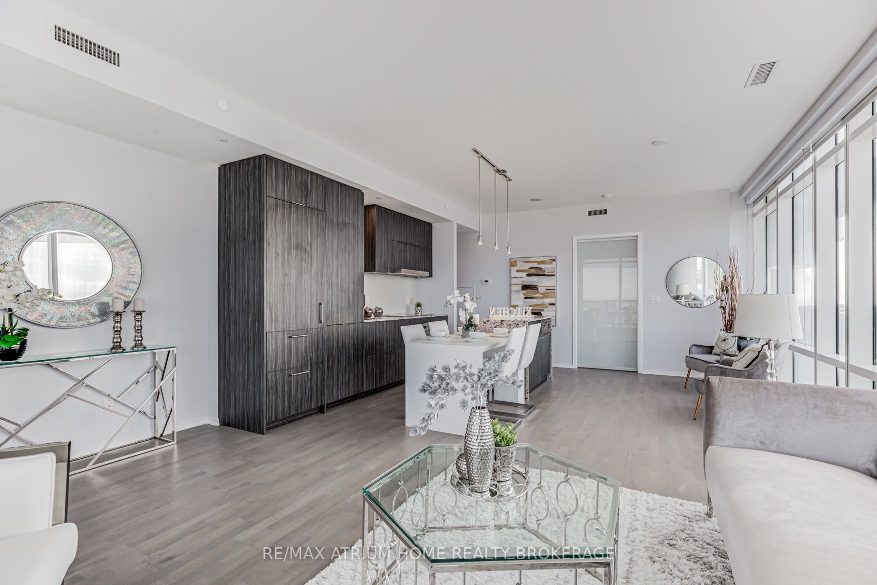 1 Bloor St E, #5106