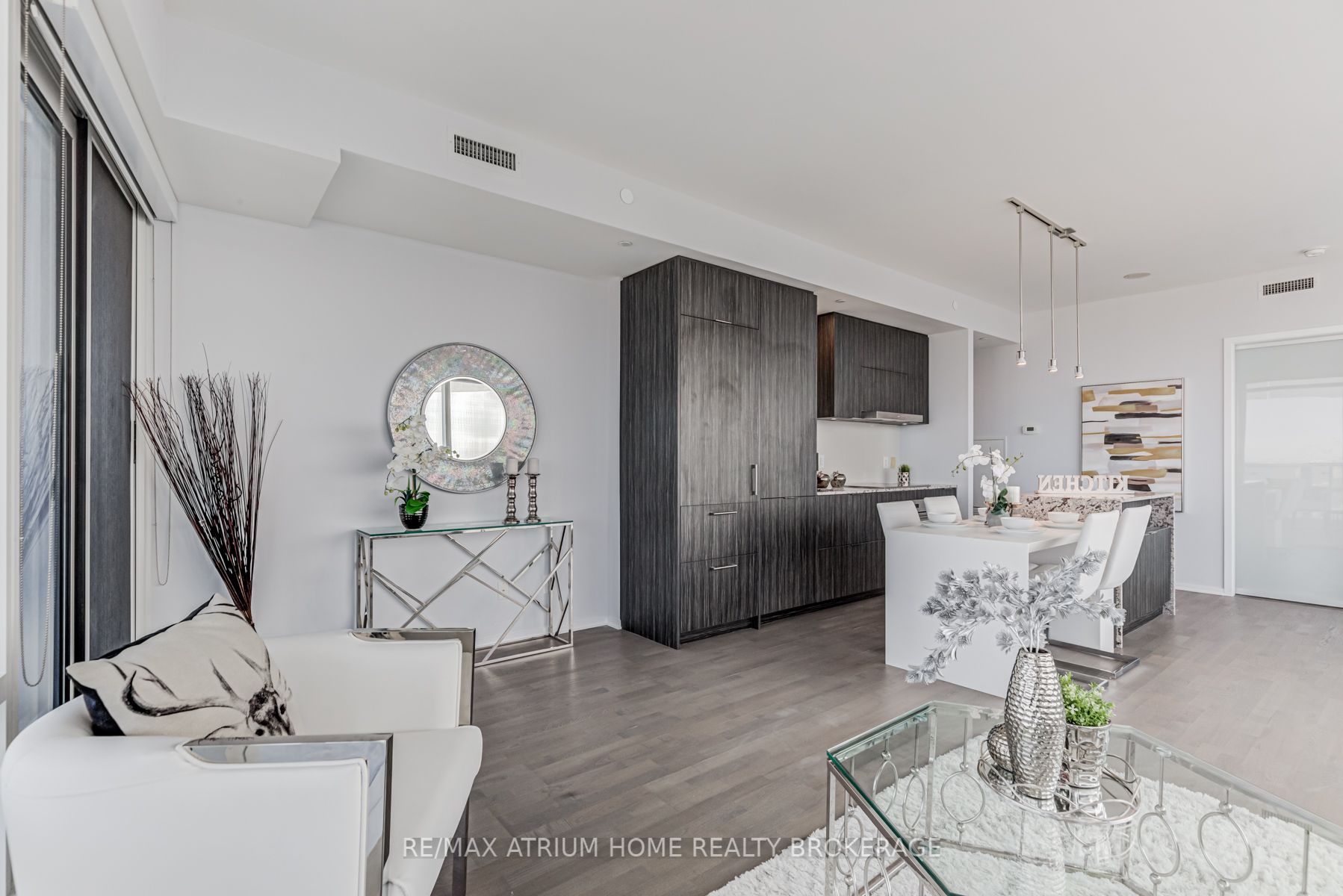 1 Bloor St E, #5106