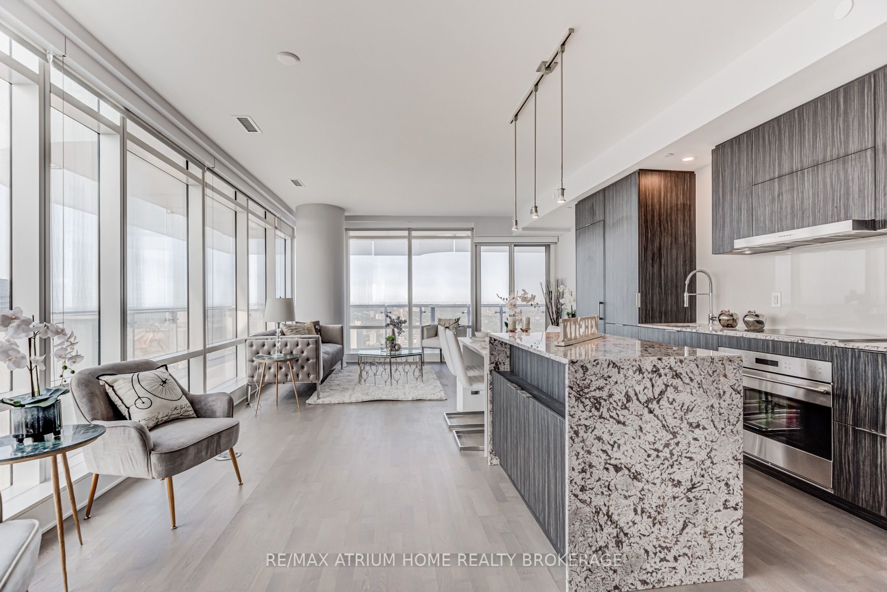 1 Bloor St E, #5106
