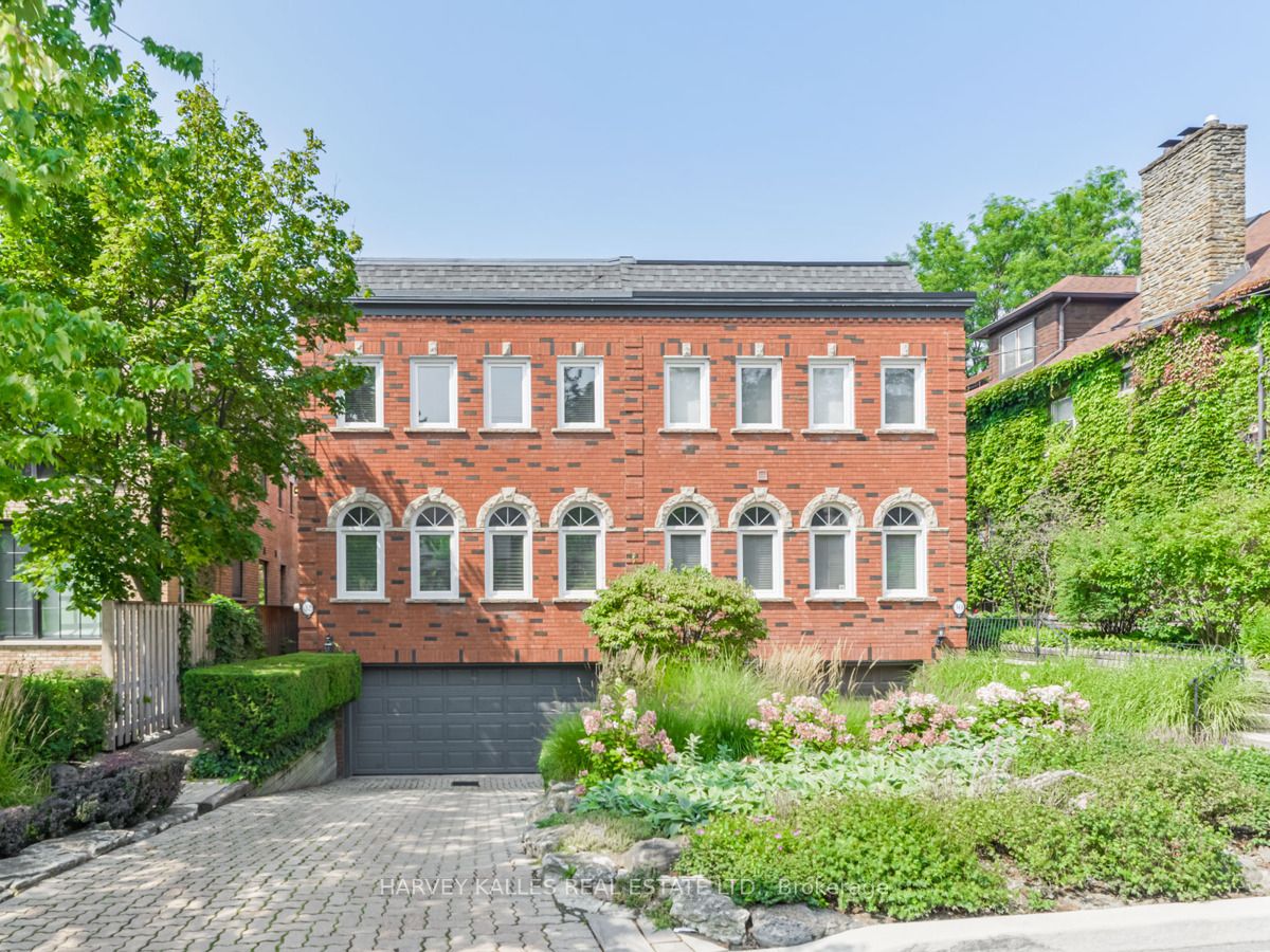 32 Coulson Ave