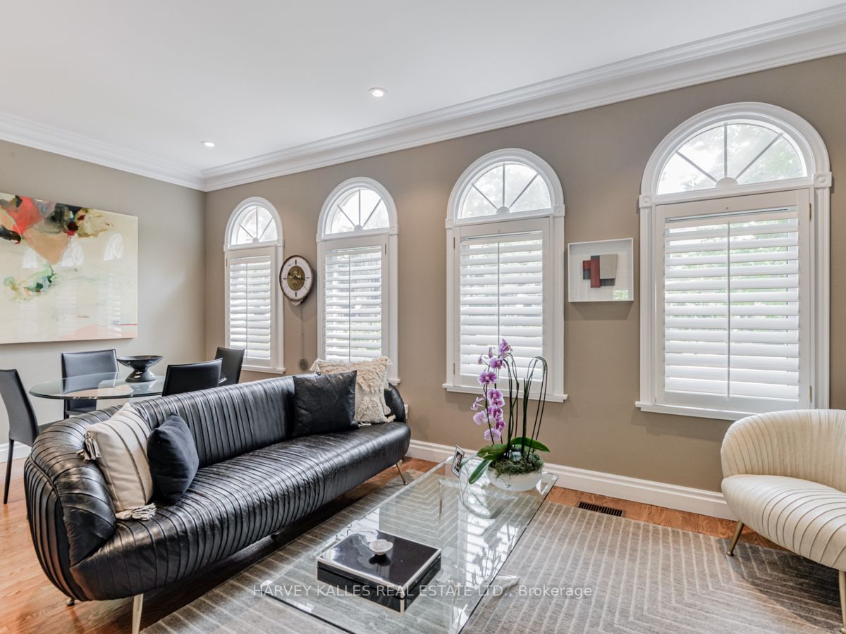 32 Coulson Ave