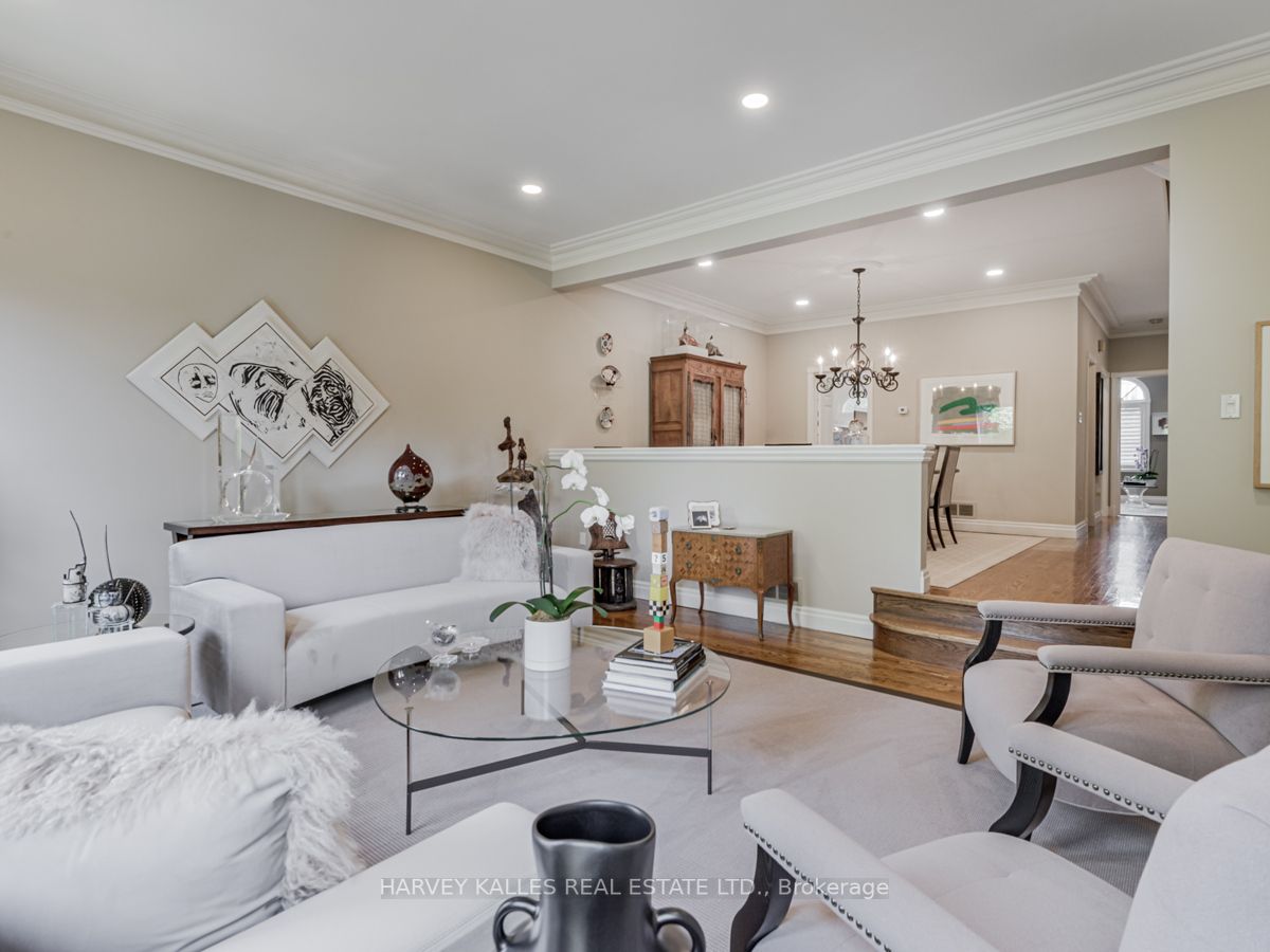 32 Coulson Ave