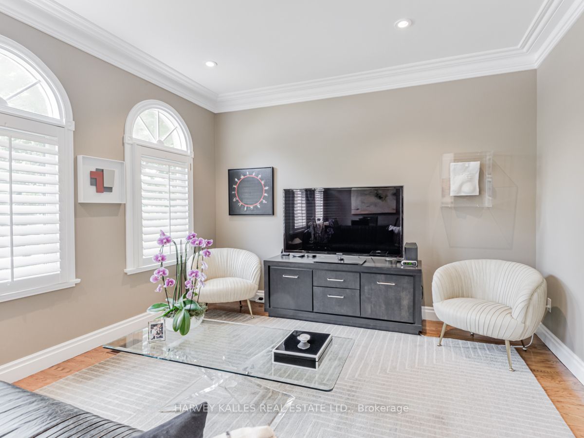 32 Coulson Ave