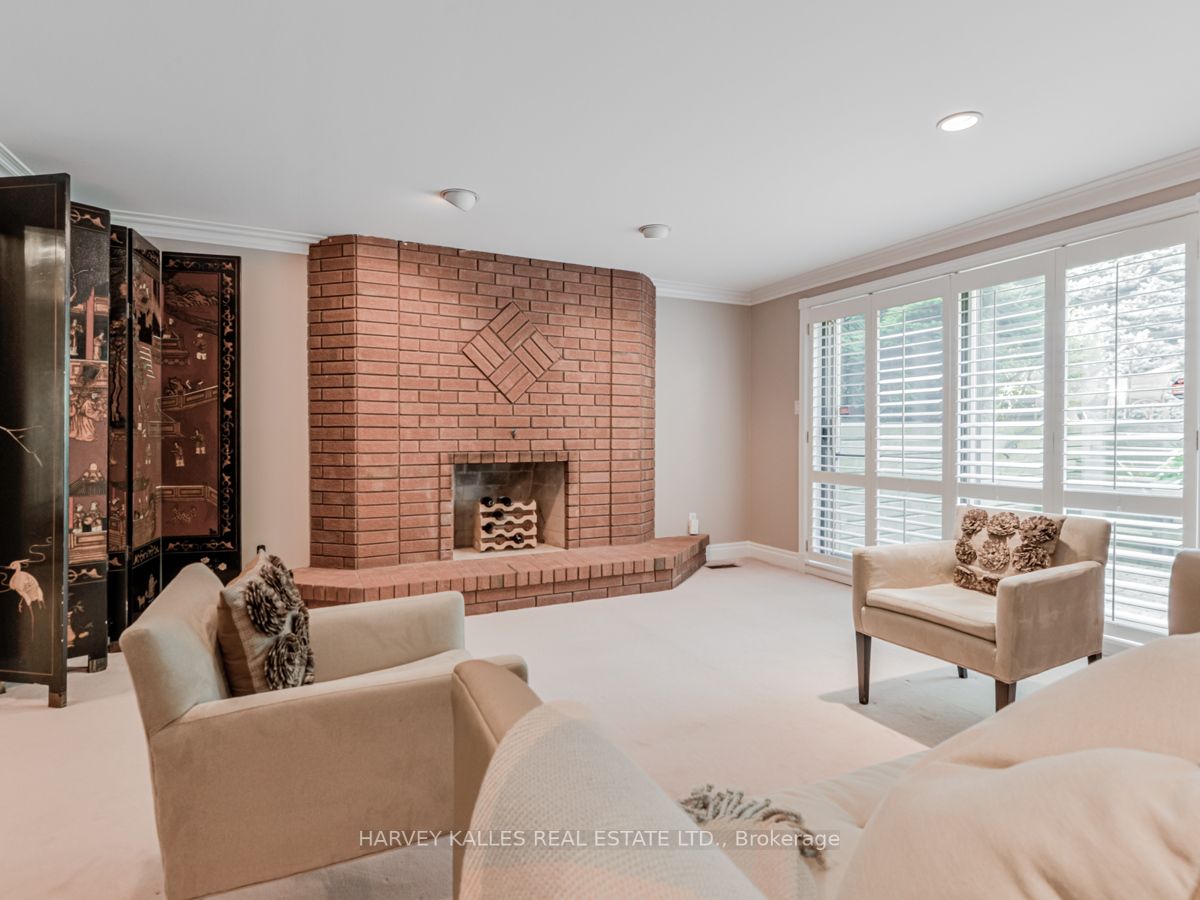 32 Coulson Ave