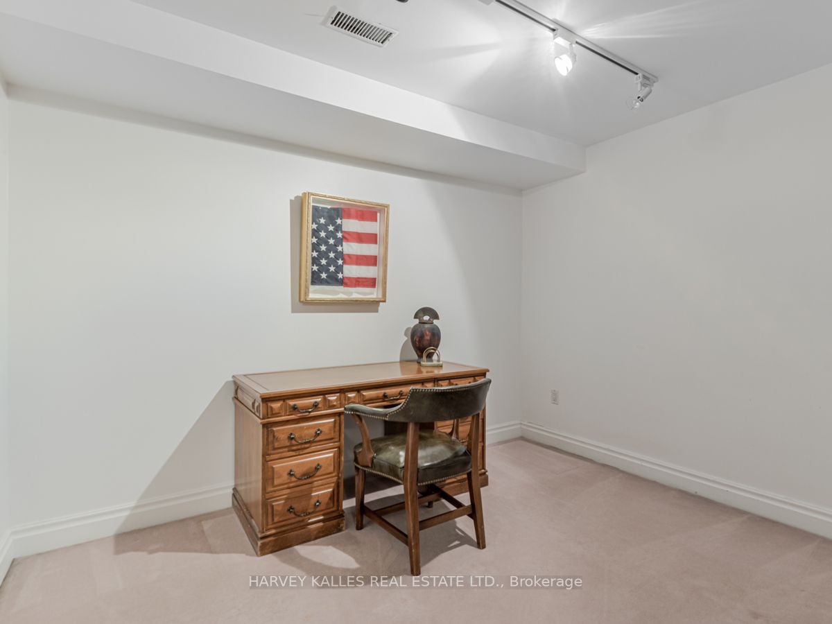 32 Coulson Ave