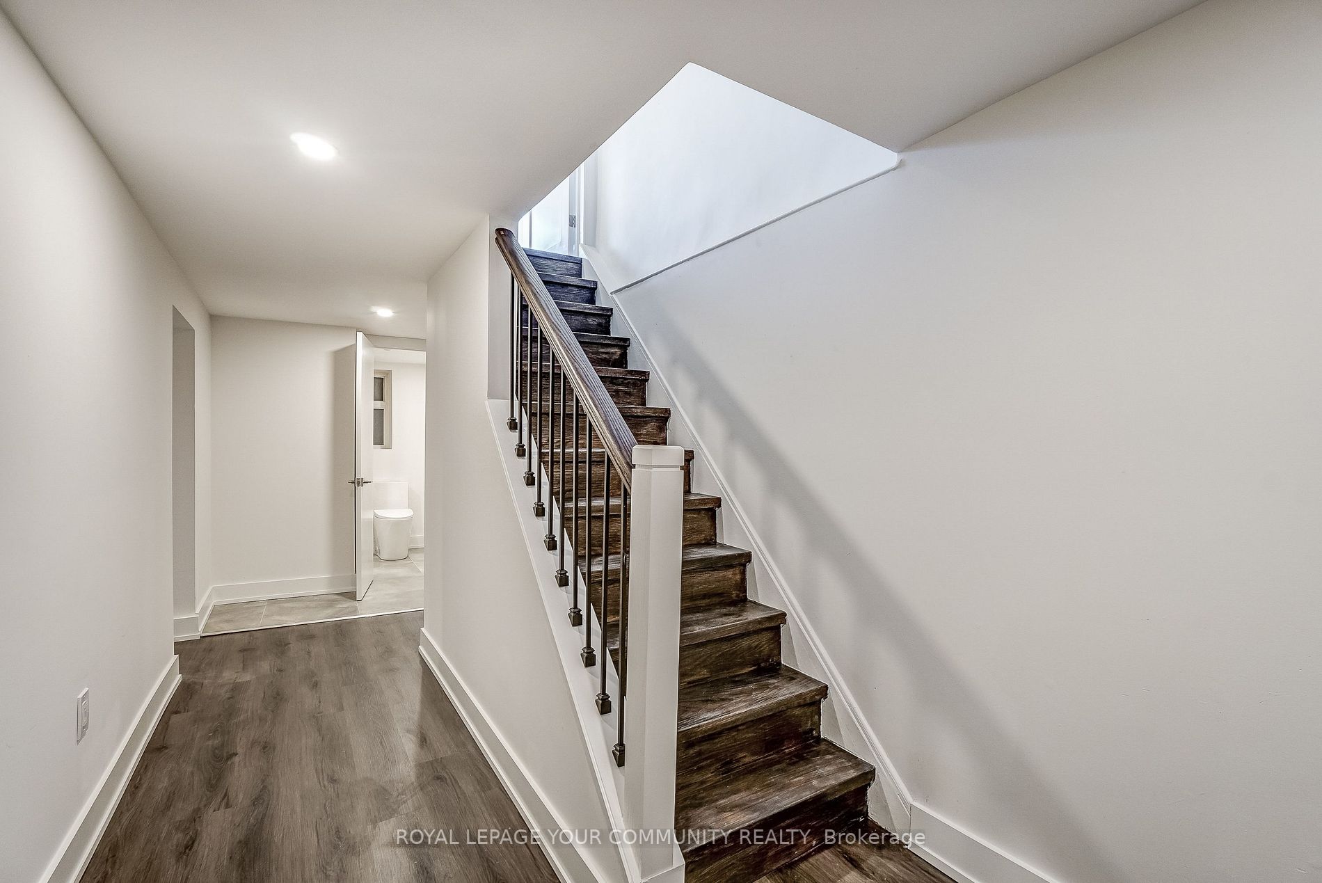 310 Warren Rd