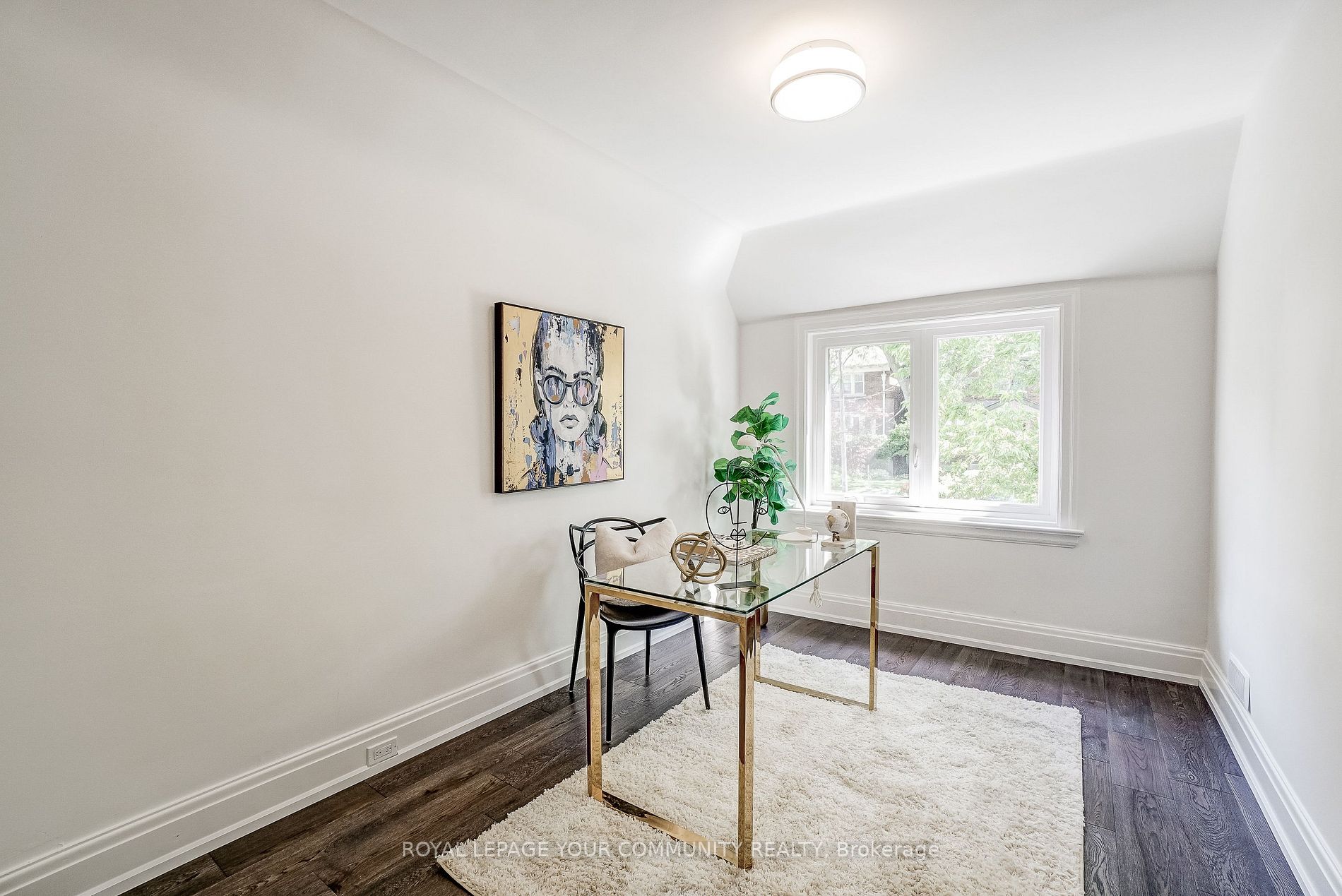 310 Warren Rd