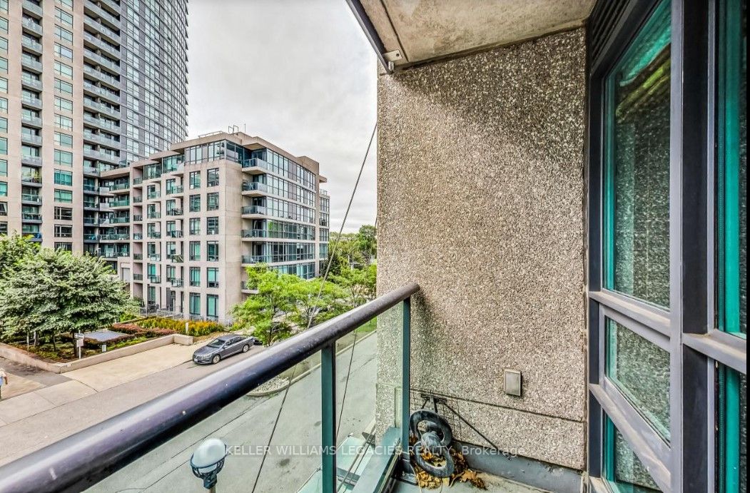 219 Fort York Blvd, #304