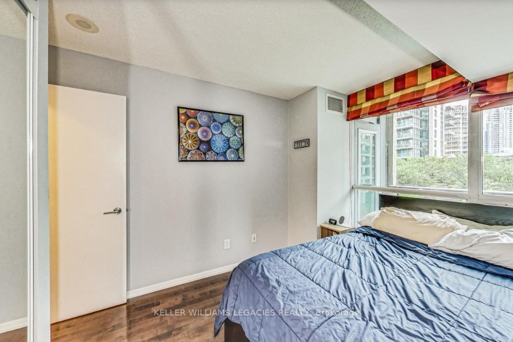 219 Fort York Blvd, #304