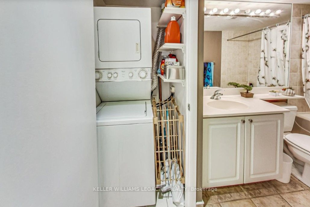 219 Fort York Blvd, #304