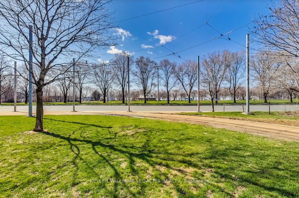 219 Fort York Blvd, #304