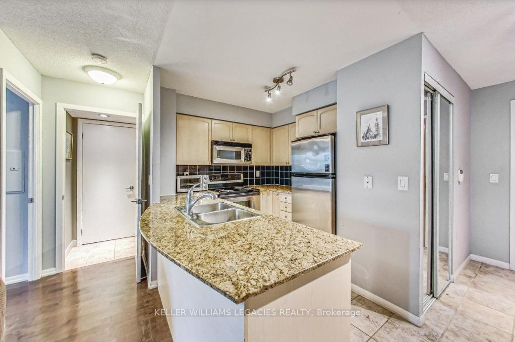 219 Fort York Blvd, #304
