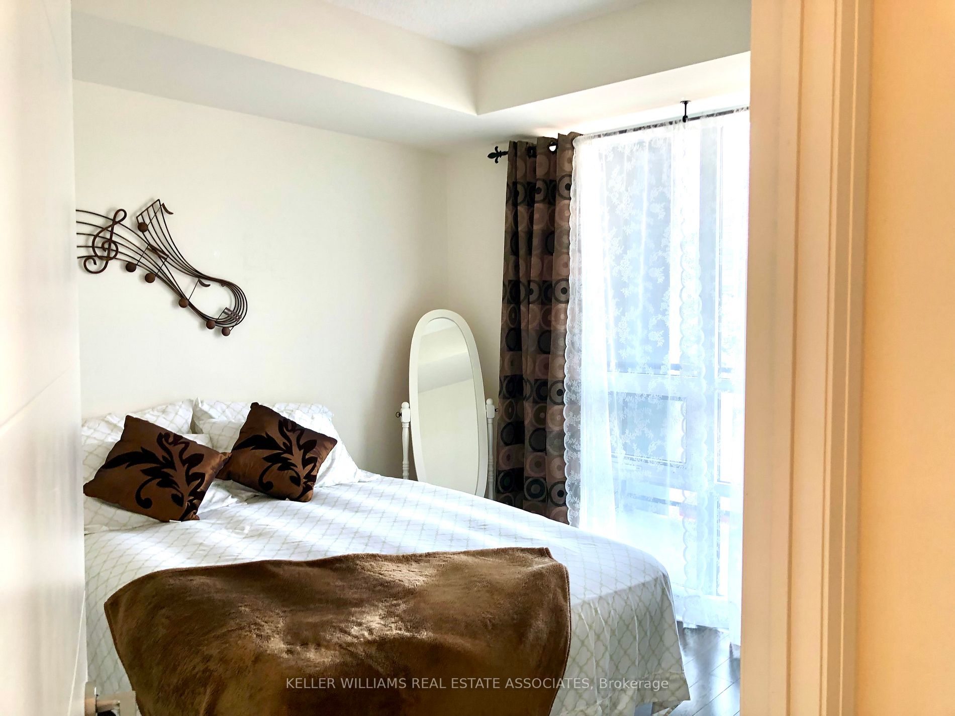 460 Adelaide St E, #729