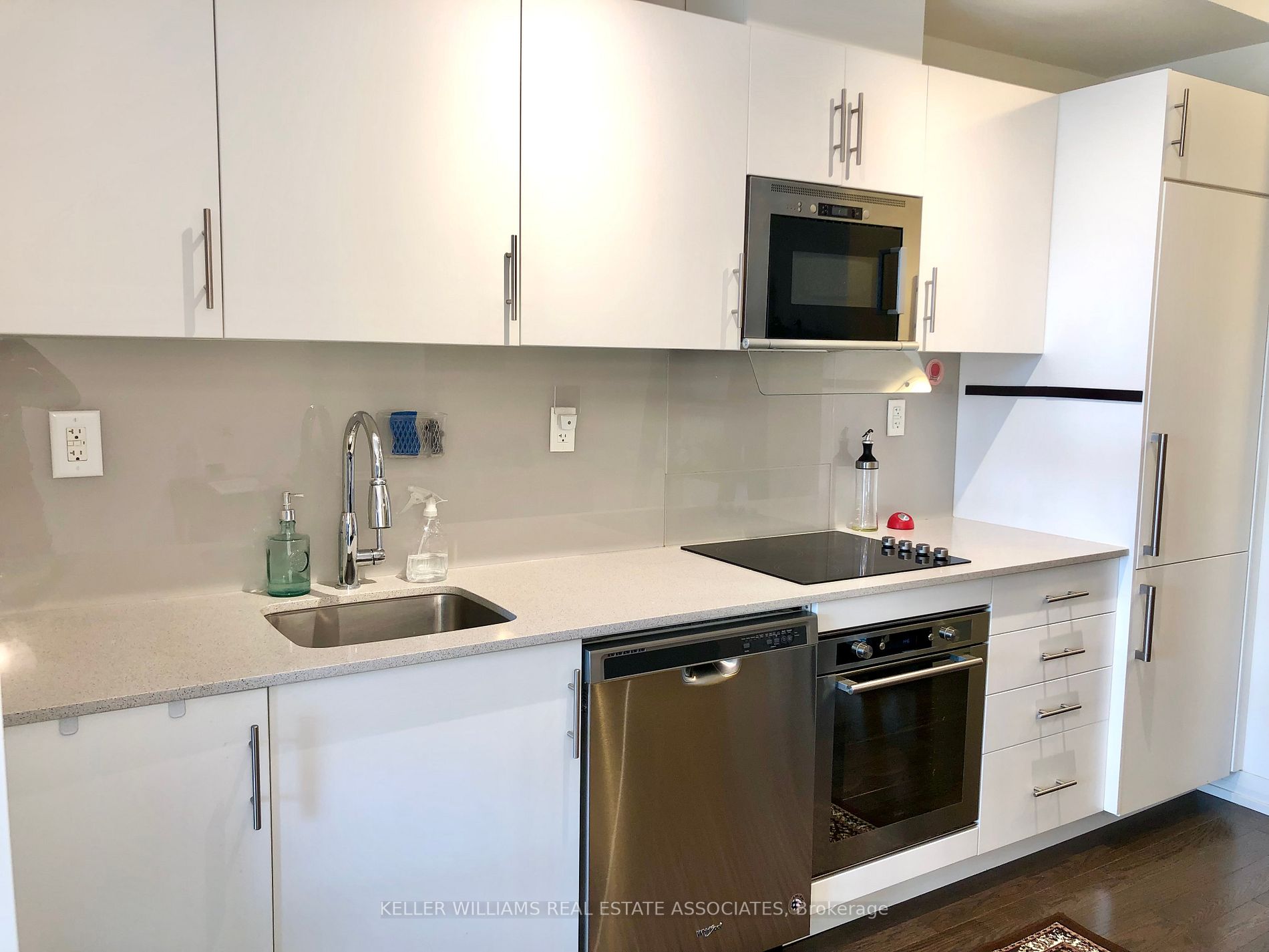 460 Adelaide St E, #729
