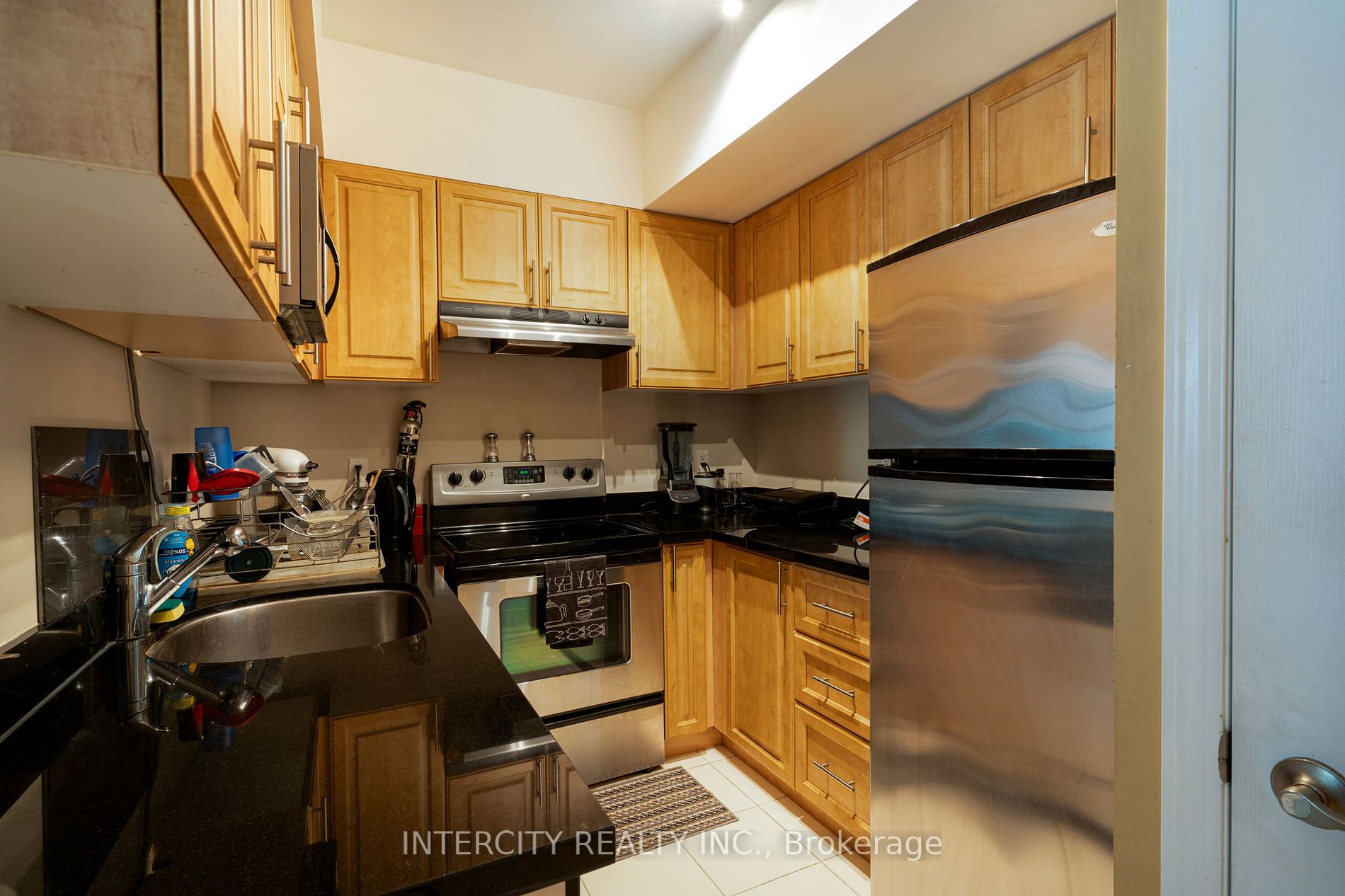 263 Wellington St W, #505