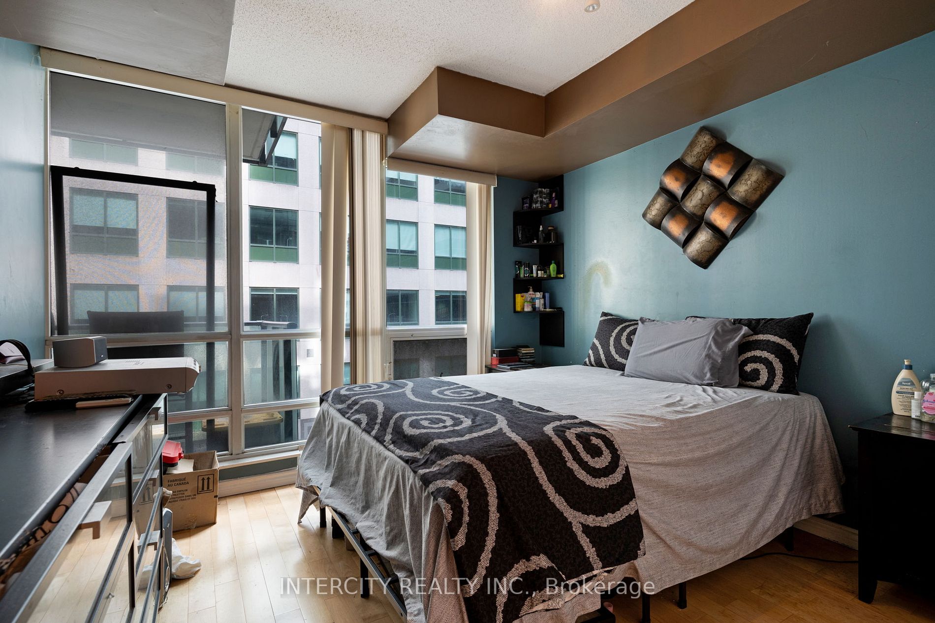 263 Wellington St W, #505