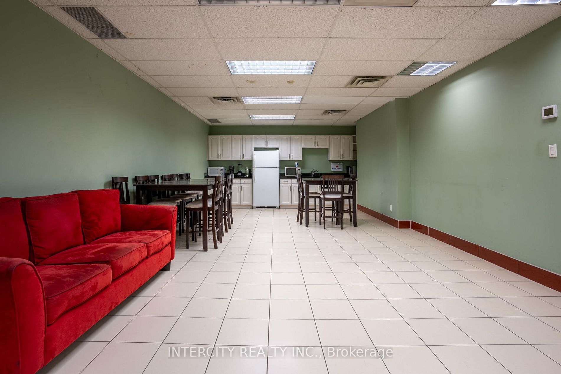 263 Wellington St W, #505