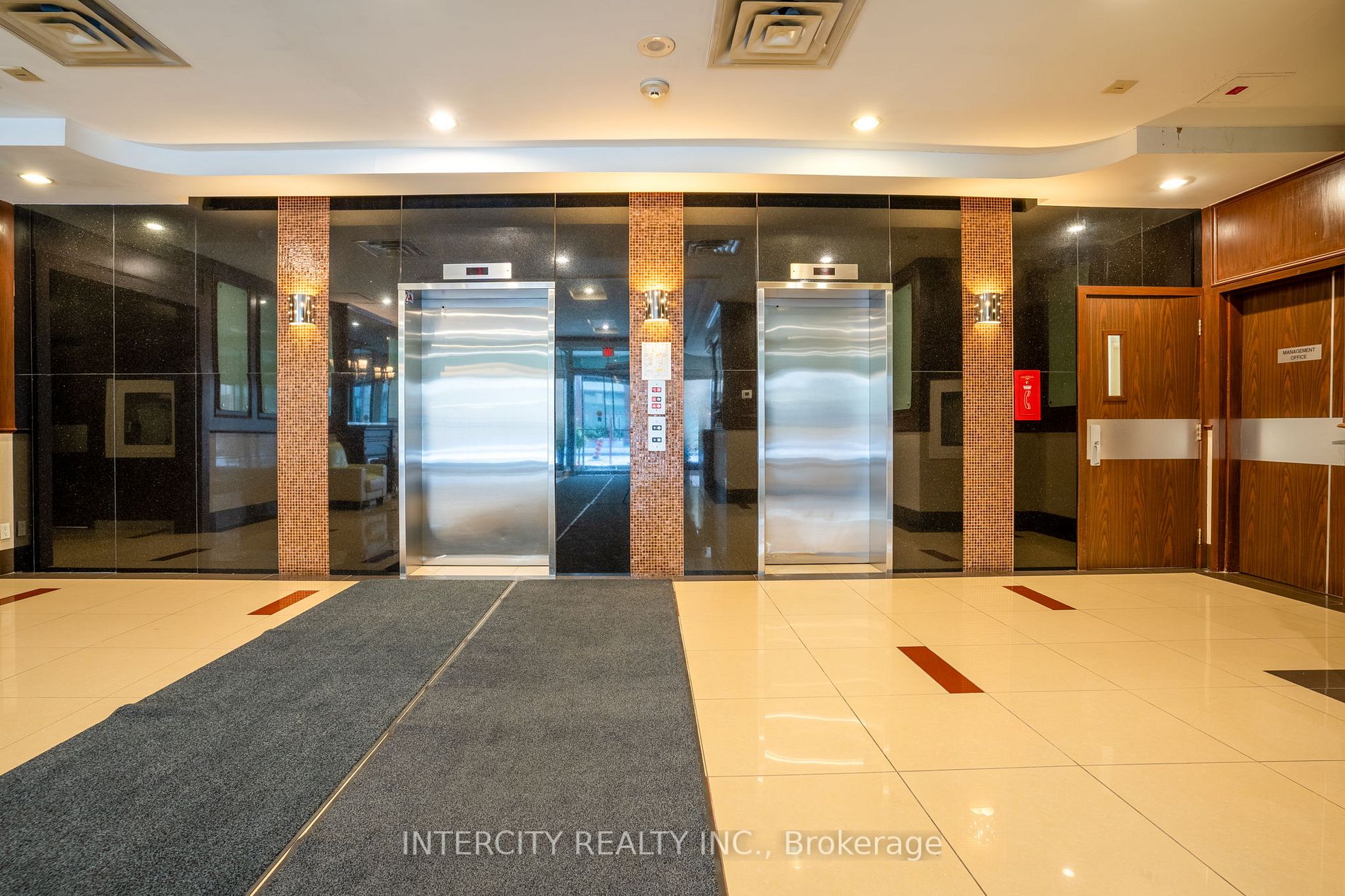 263 Wellington St W, #505