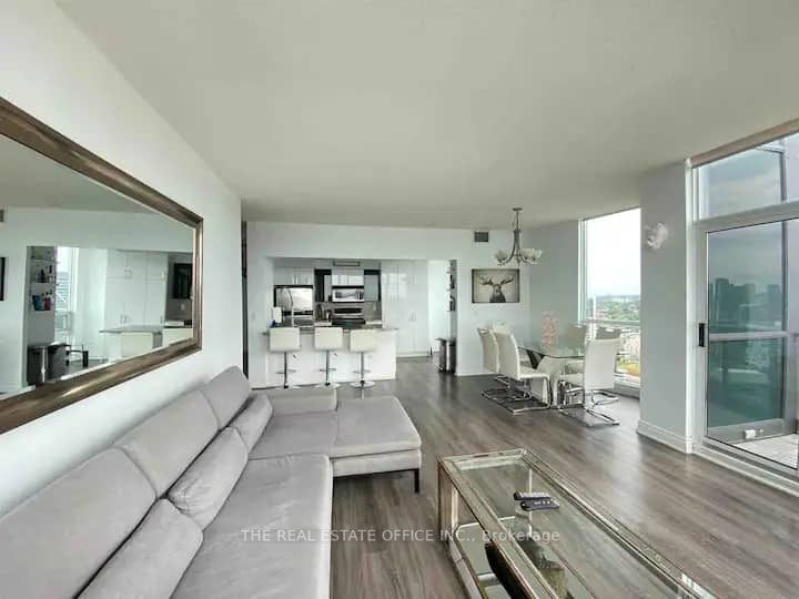 219 Fort York Blvd, #3802